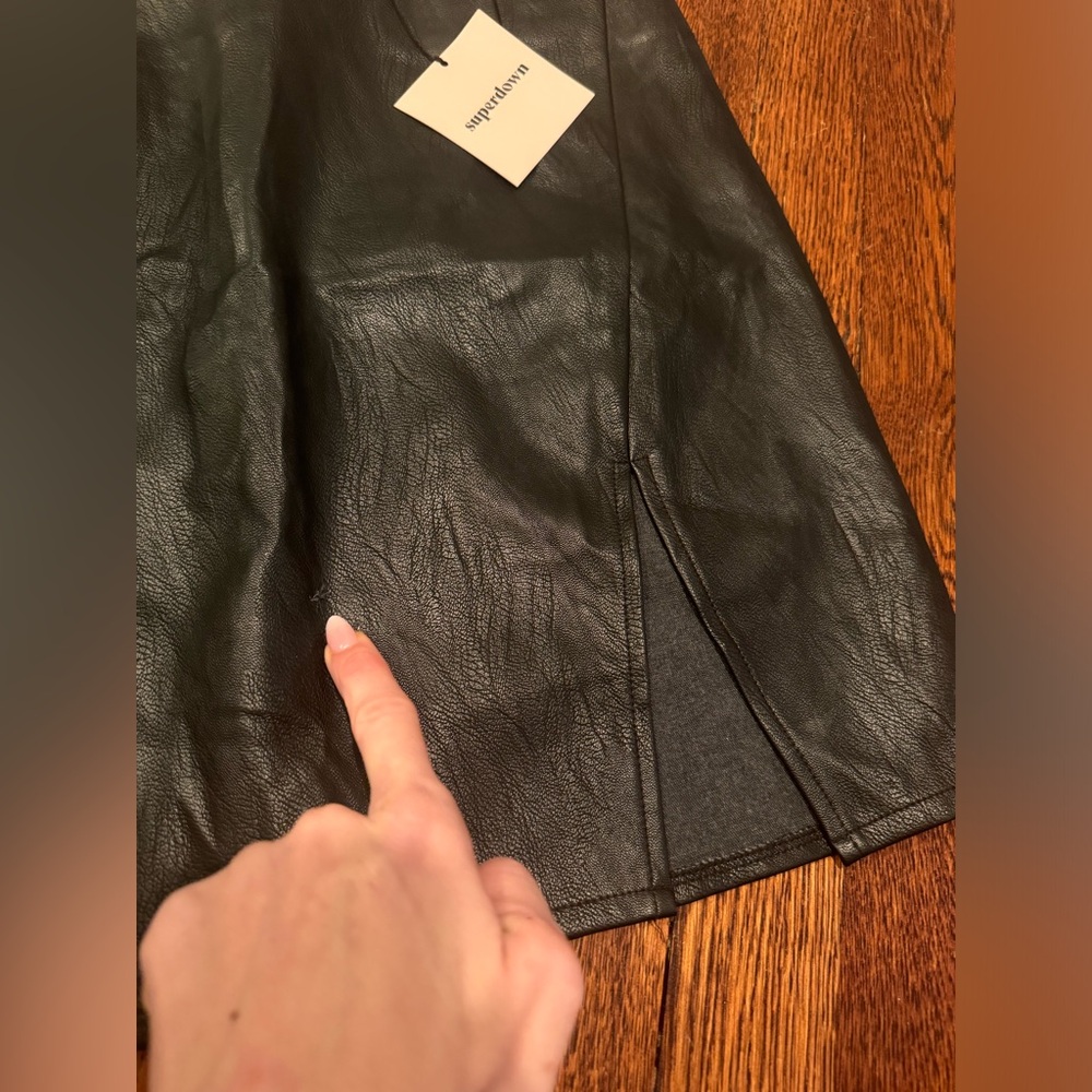 Superdown REVOLVE Trinity Faux Leather Skirt NWT - Picture 4 of 6